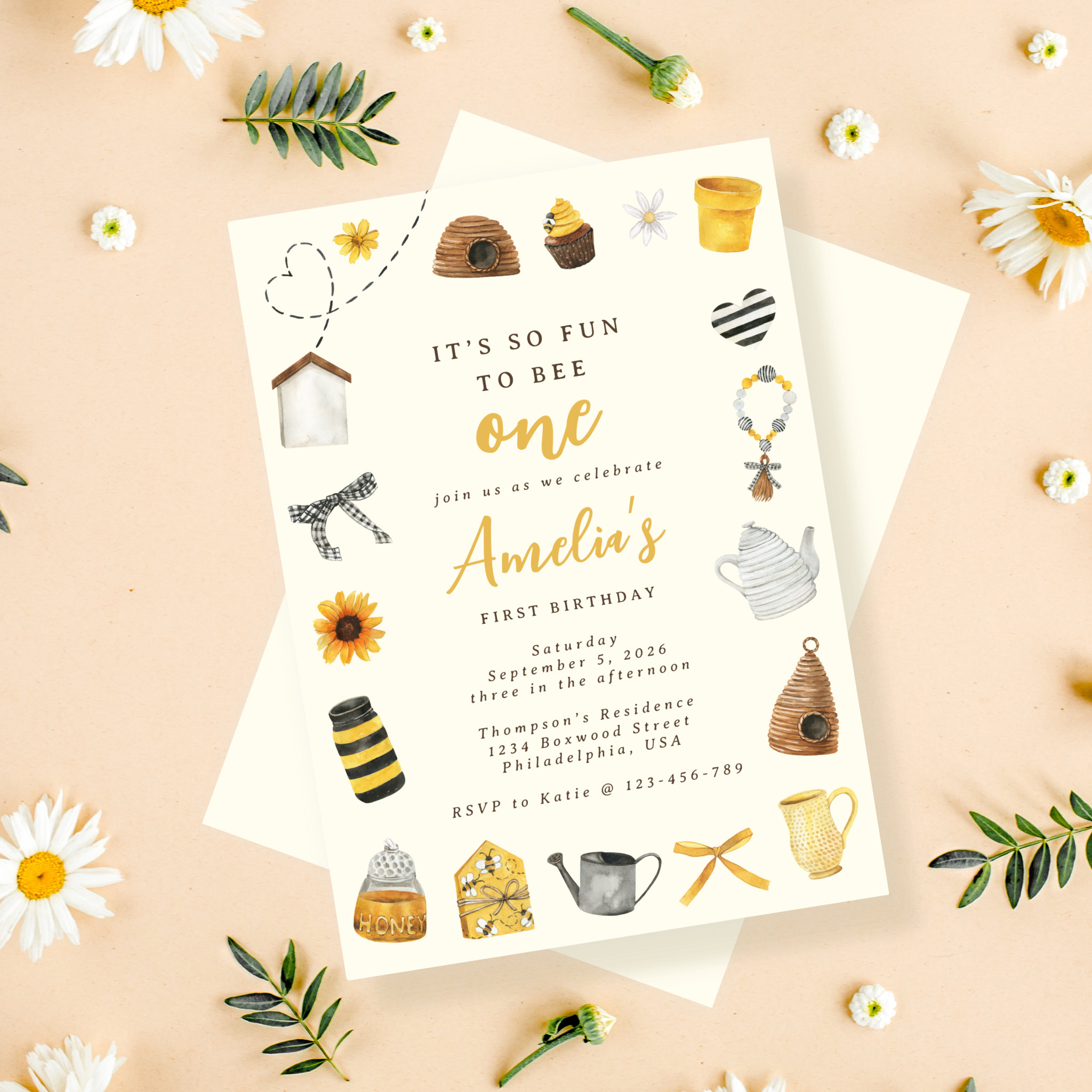 Modern Cute its so fun to bee one 1st birthday Invitation